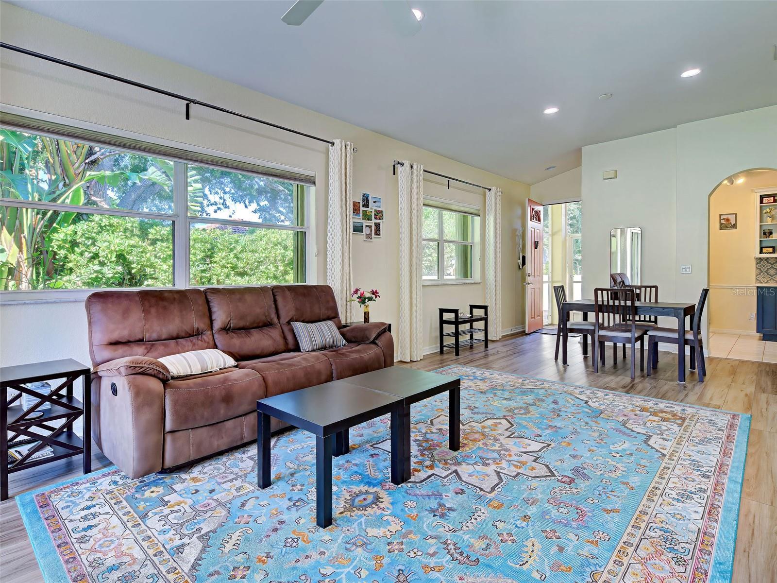 251 VISTA DEL LAGO WAY — photo 17