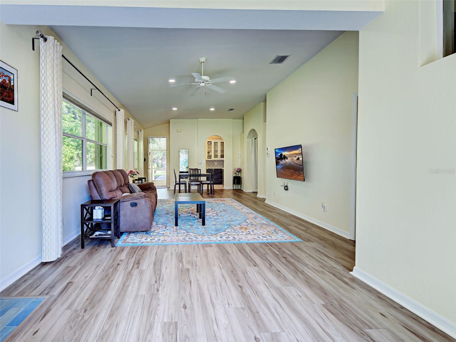 251 VISTA DEL LAGO WAY — photo 20