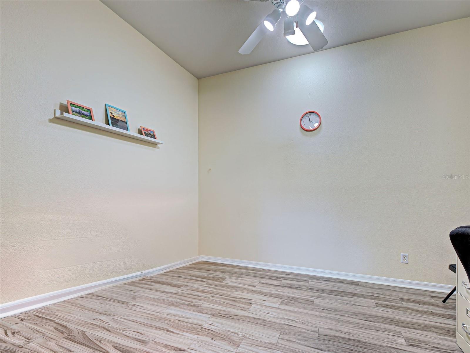 251 VISTA DEL LAGO WAY — photo 31