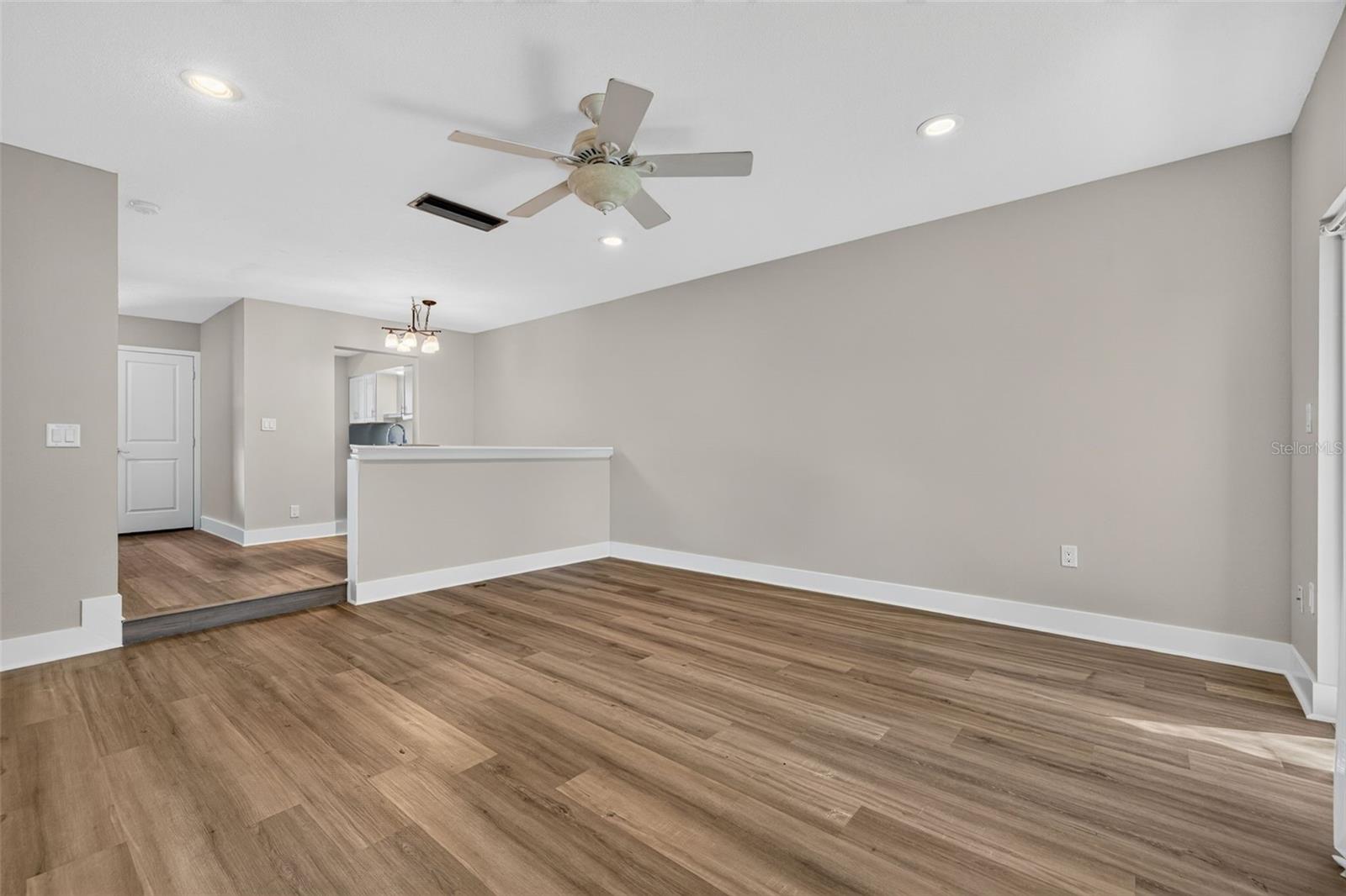 6982 SUNSET DR S #6982 — photo 5
