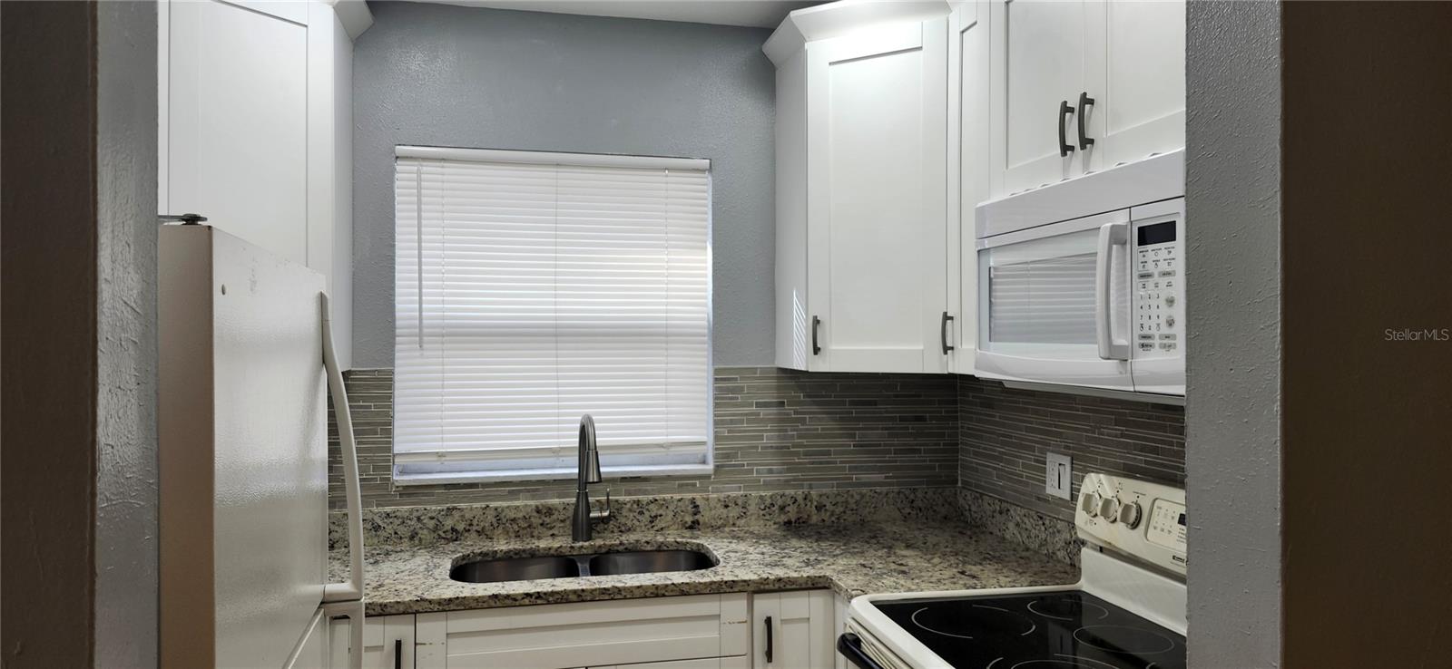 1422 E SENECA AVE #A — photo 6