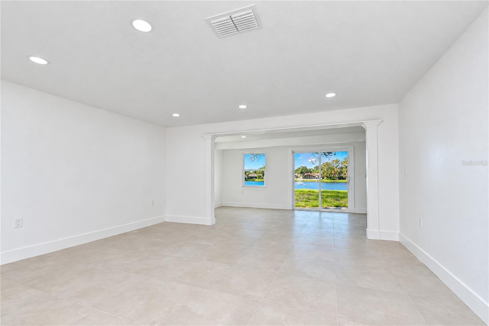 404 LAKEVIEW DR — photo 15