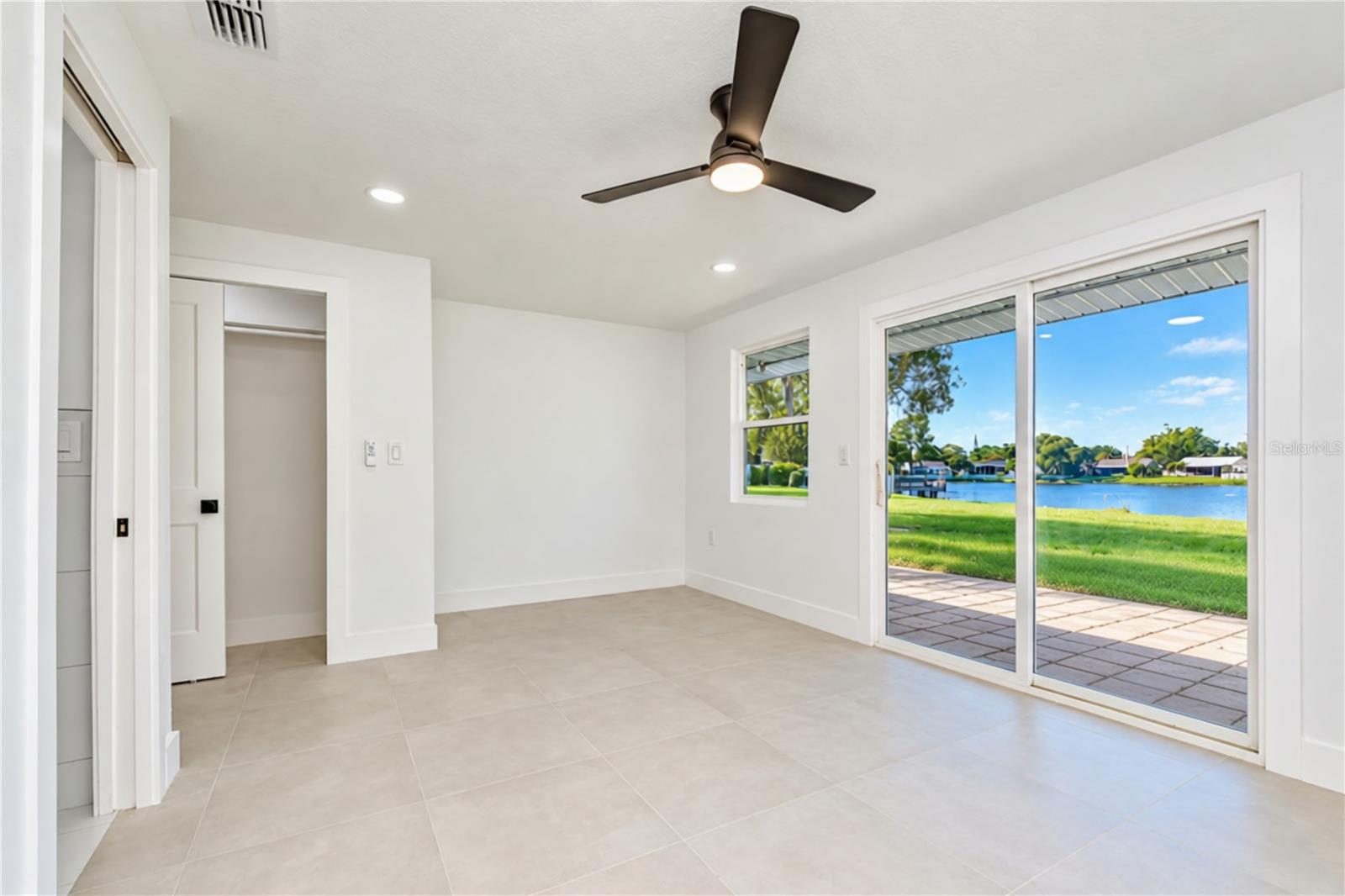 404 LAKEVIEW DR — photo 24