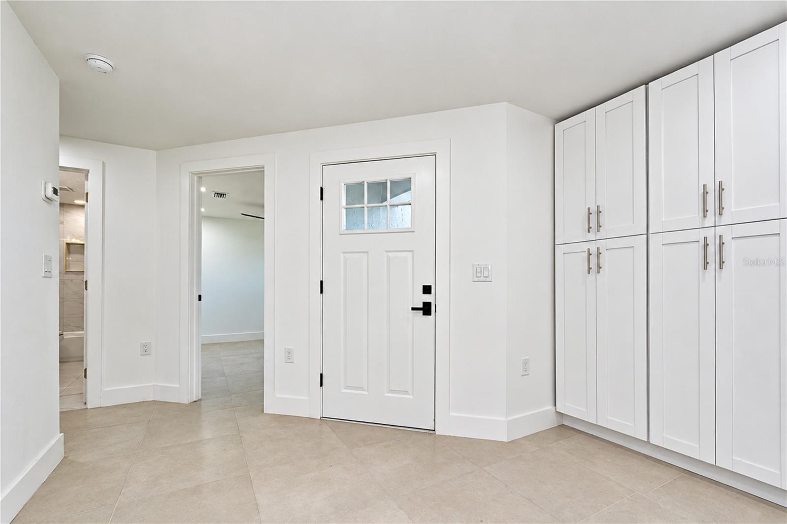 404 LAKEVIEW DR — photo 6