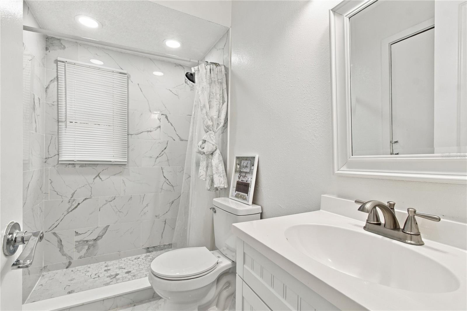 305 LIME TREE RD — photo 10