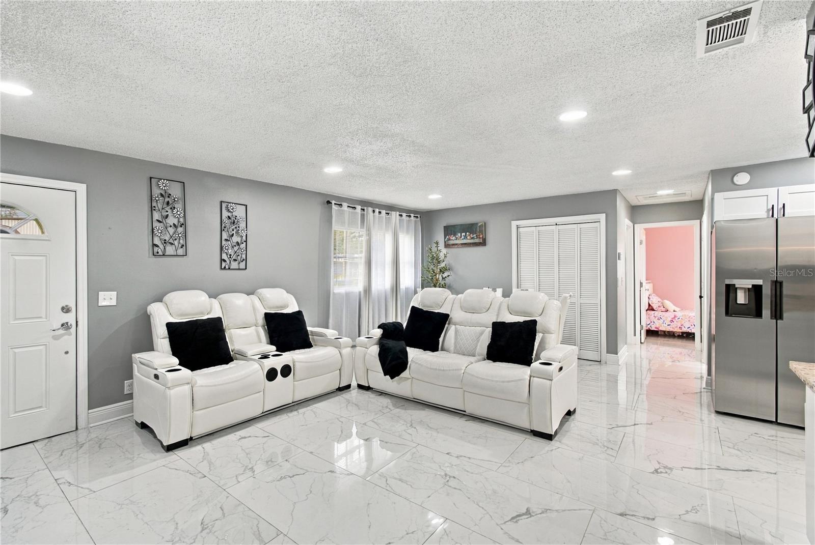 305 LIME TREE RD — photo 8