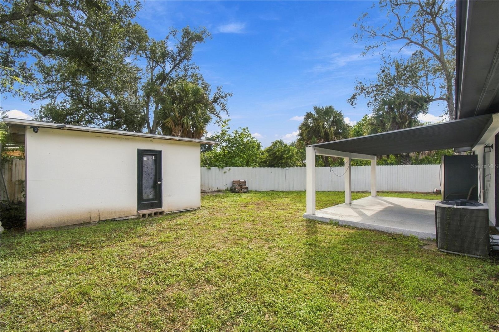 305 LIME TREE RD — photo 27
