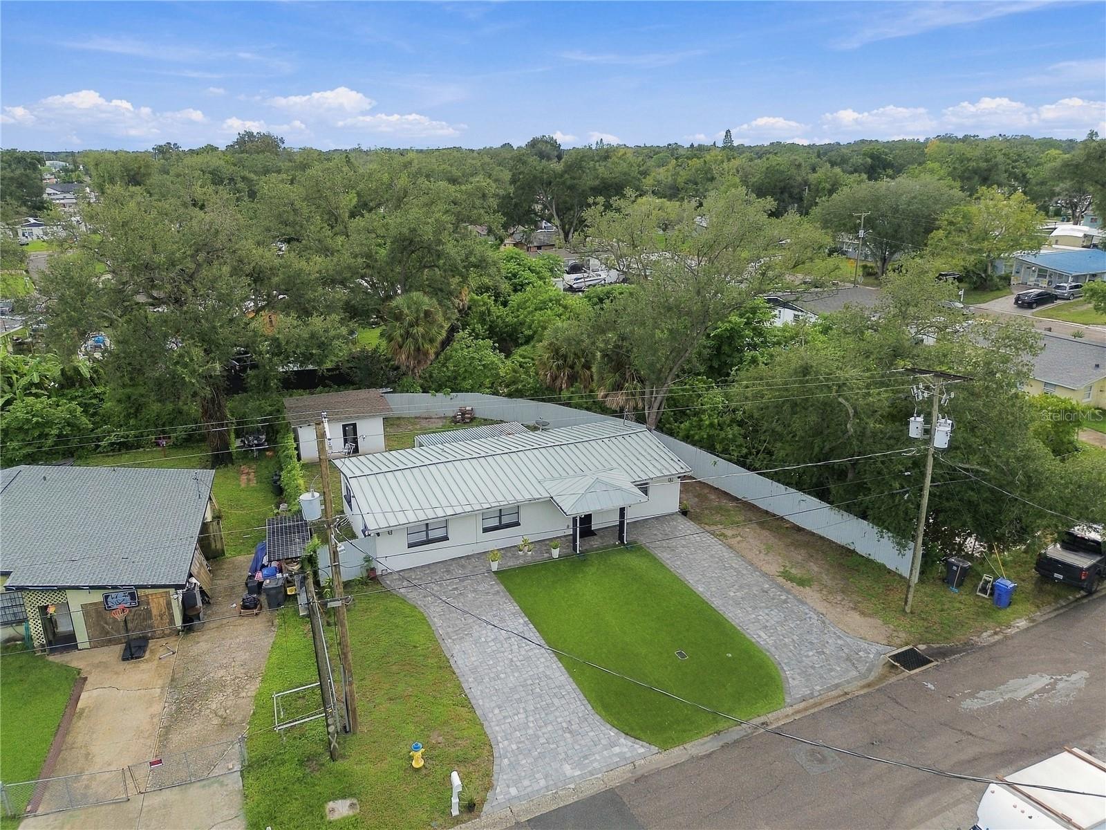 305 LIME TREE RD — photo 28