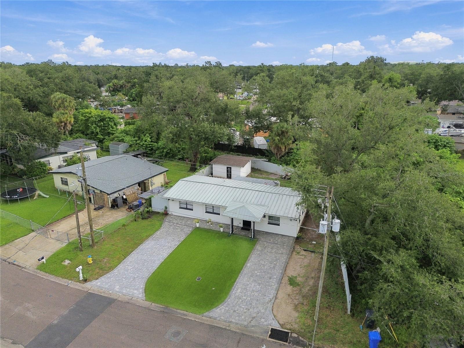 305 LIME TREE RD — photo 35