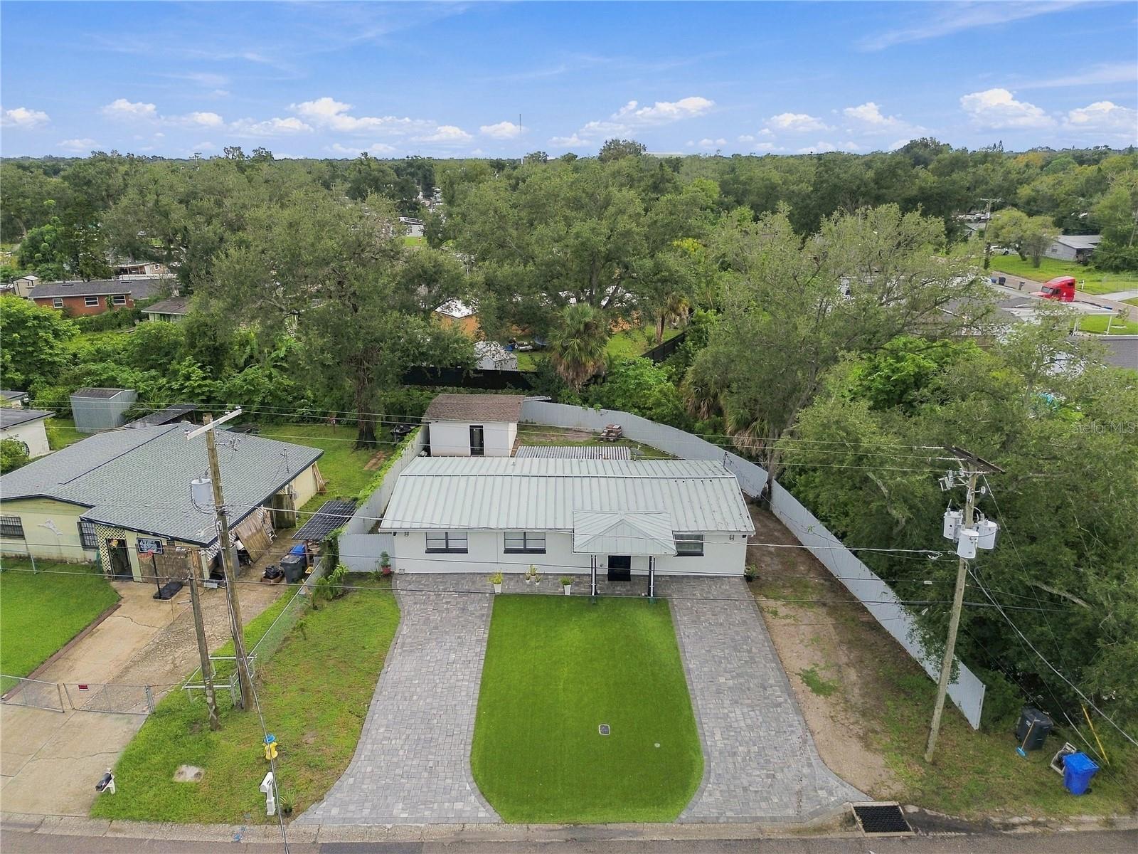 305 LIME TREE RD — photo 44