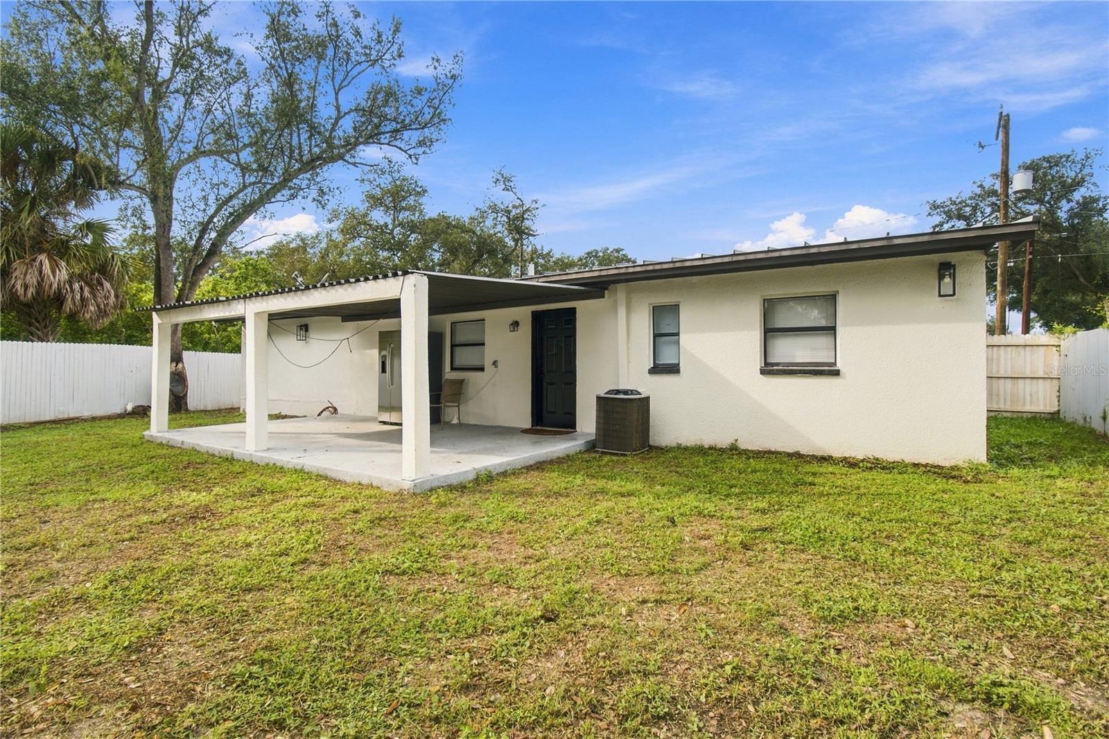 305 LIME TREE RD — photo 32