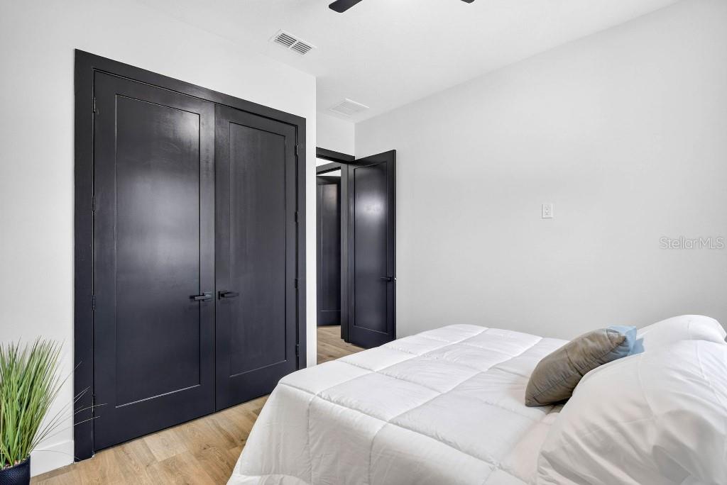 7812 N MULBERRY ST — photo 21