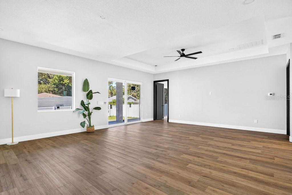7812 N MULBERRY ST — photo 12