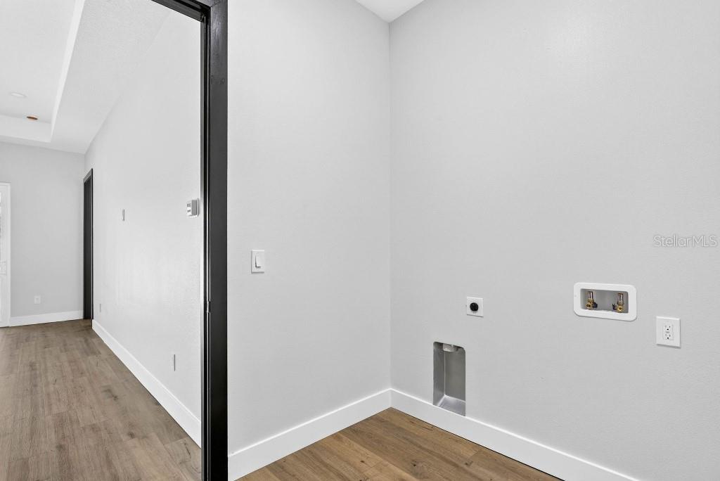 7812 N MULBERRY ST — photo 30