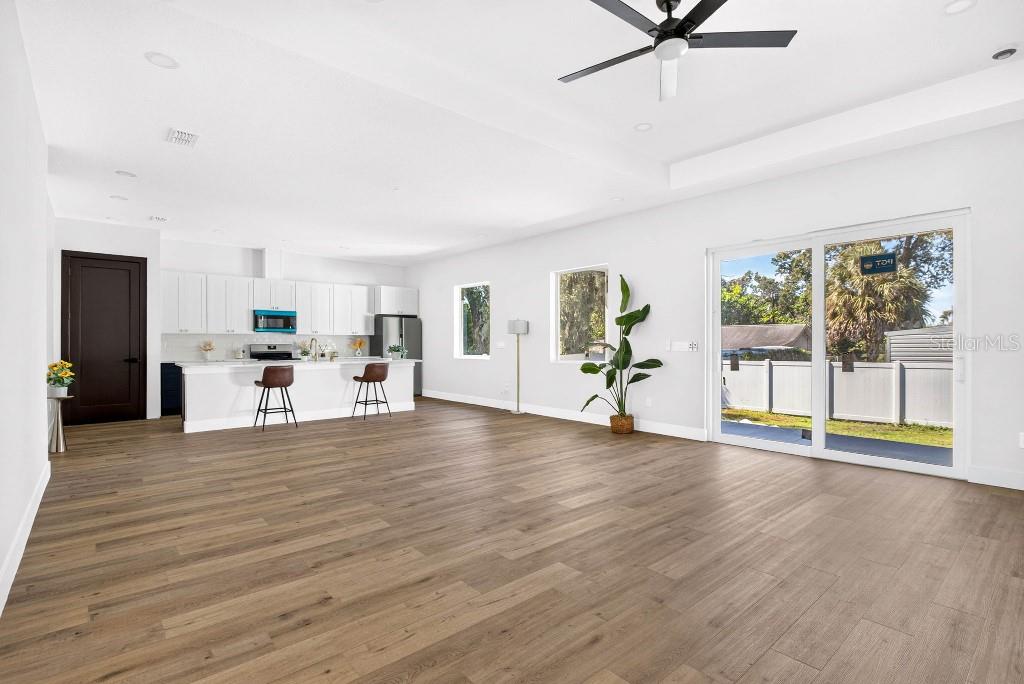 7812 N MULBERRY ST — photo 8