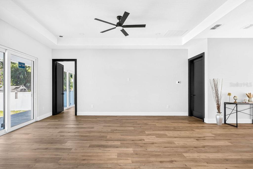 7812 N MULBERRY ST — photo 9