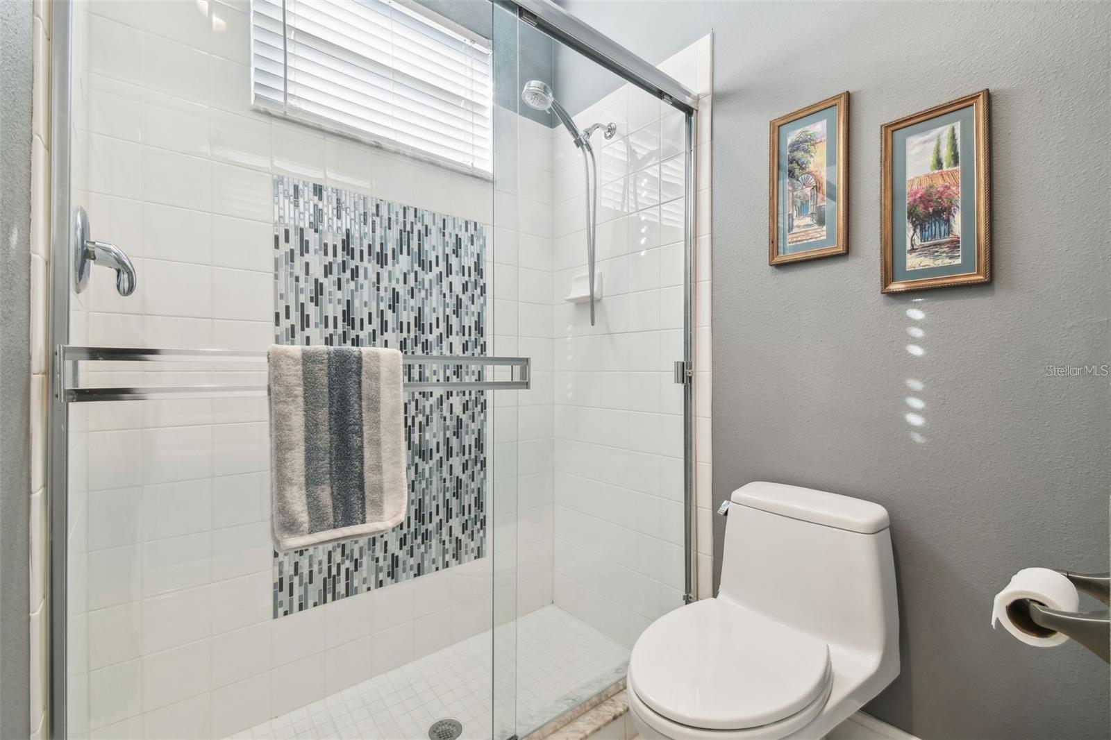 18325 DAVENTRY CT — photo 38
