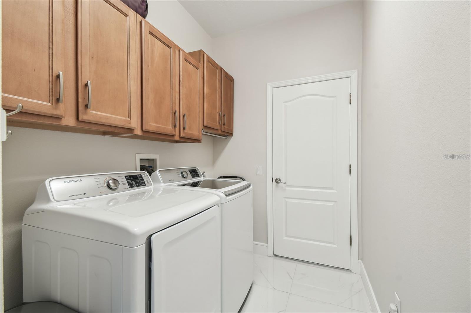 18325 DAVENTRY CT — photo 40