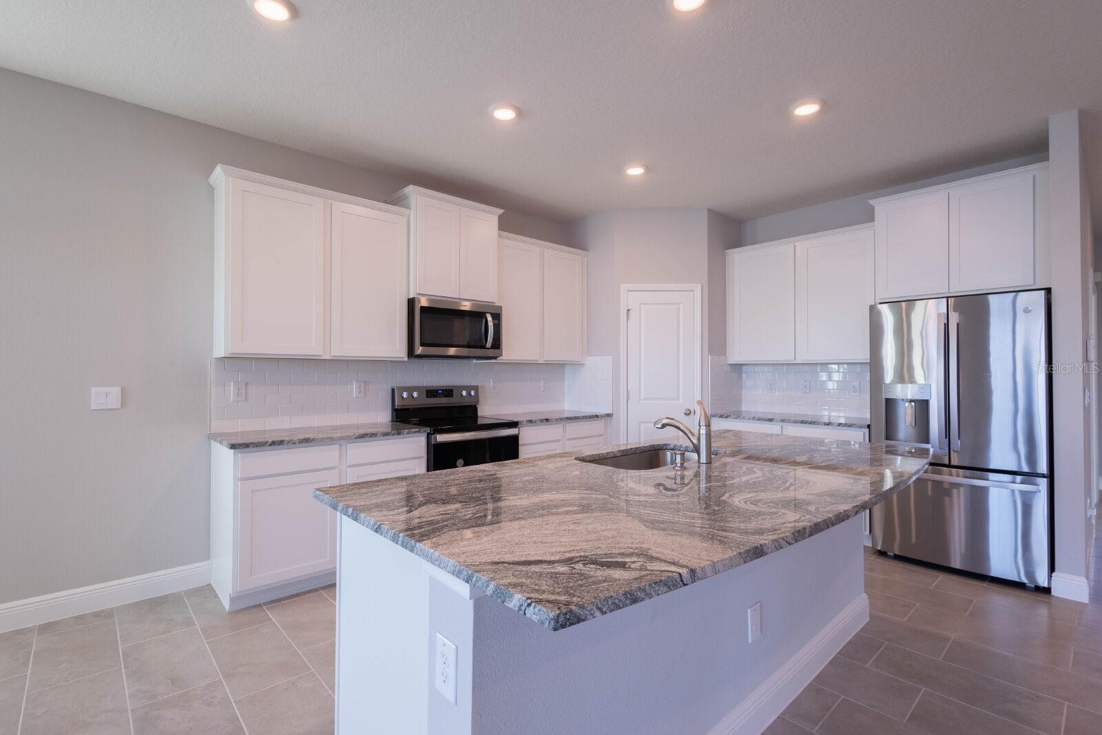 345 MANGROVE MANOR DR — photo 21
