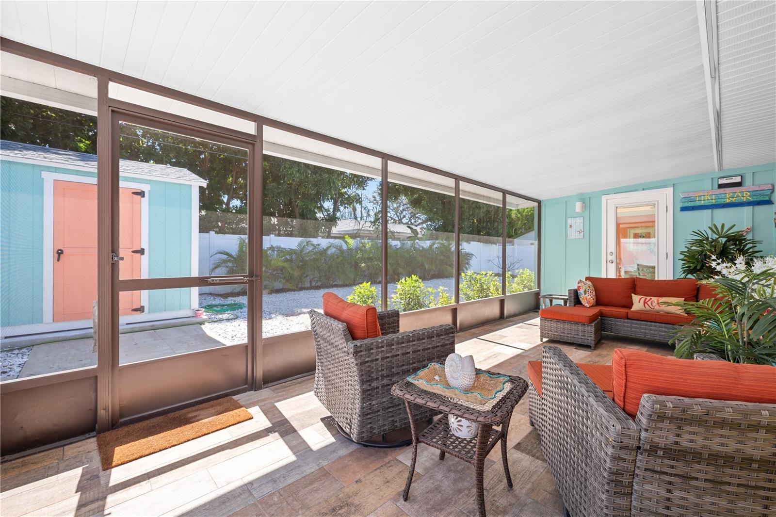 929 SANTA MONICA DR — photo 29