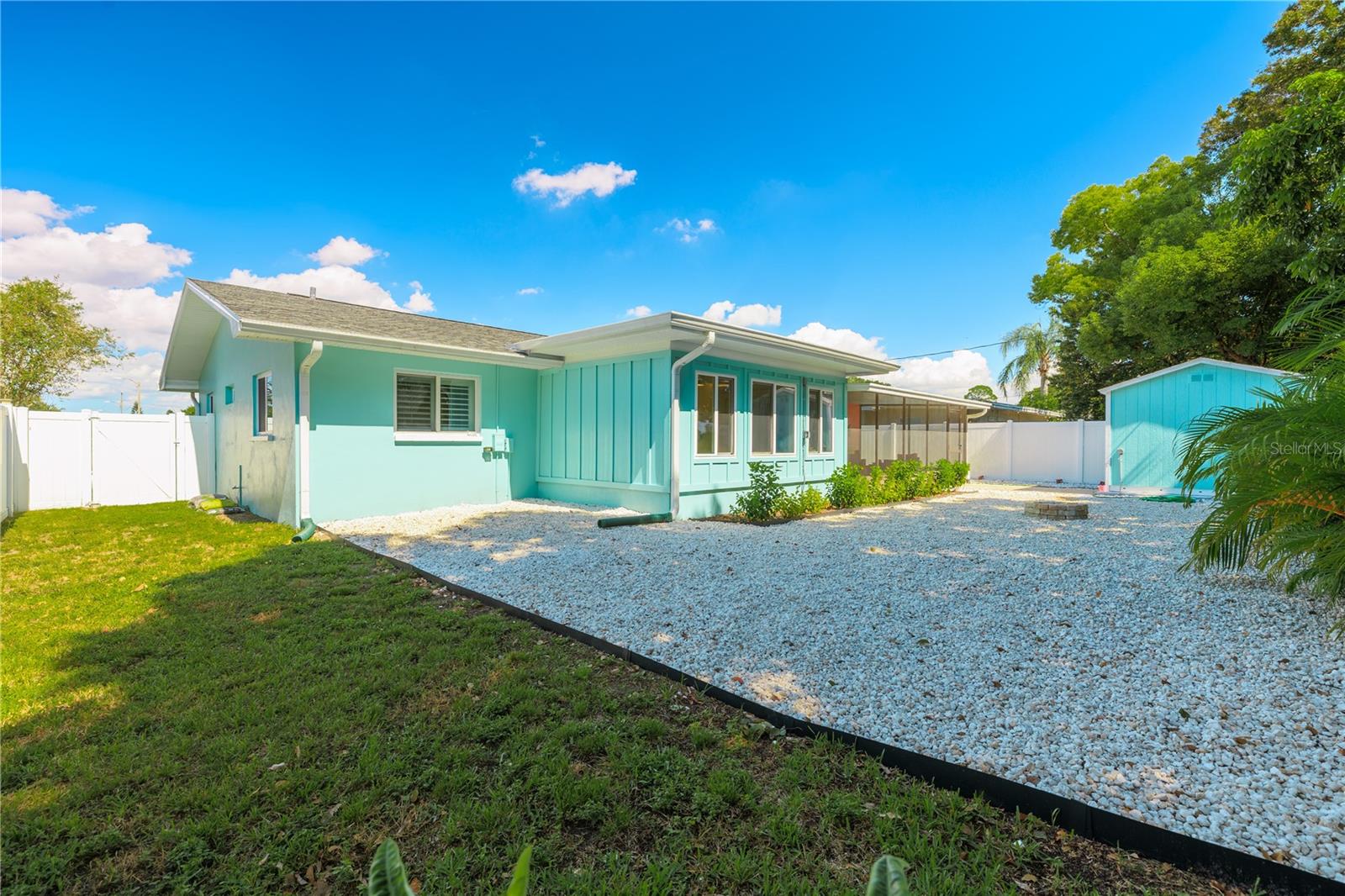 929 SANTA MONICA DR — photo 35