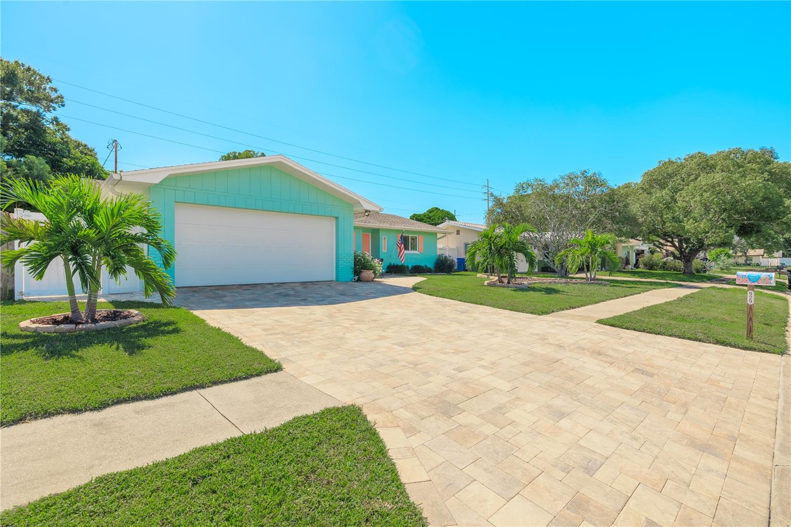 929 SANTA MONICA DR — photo 5