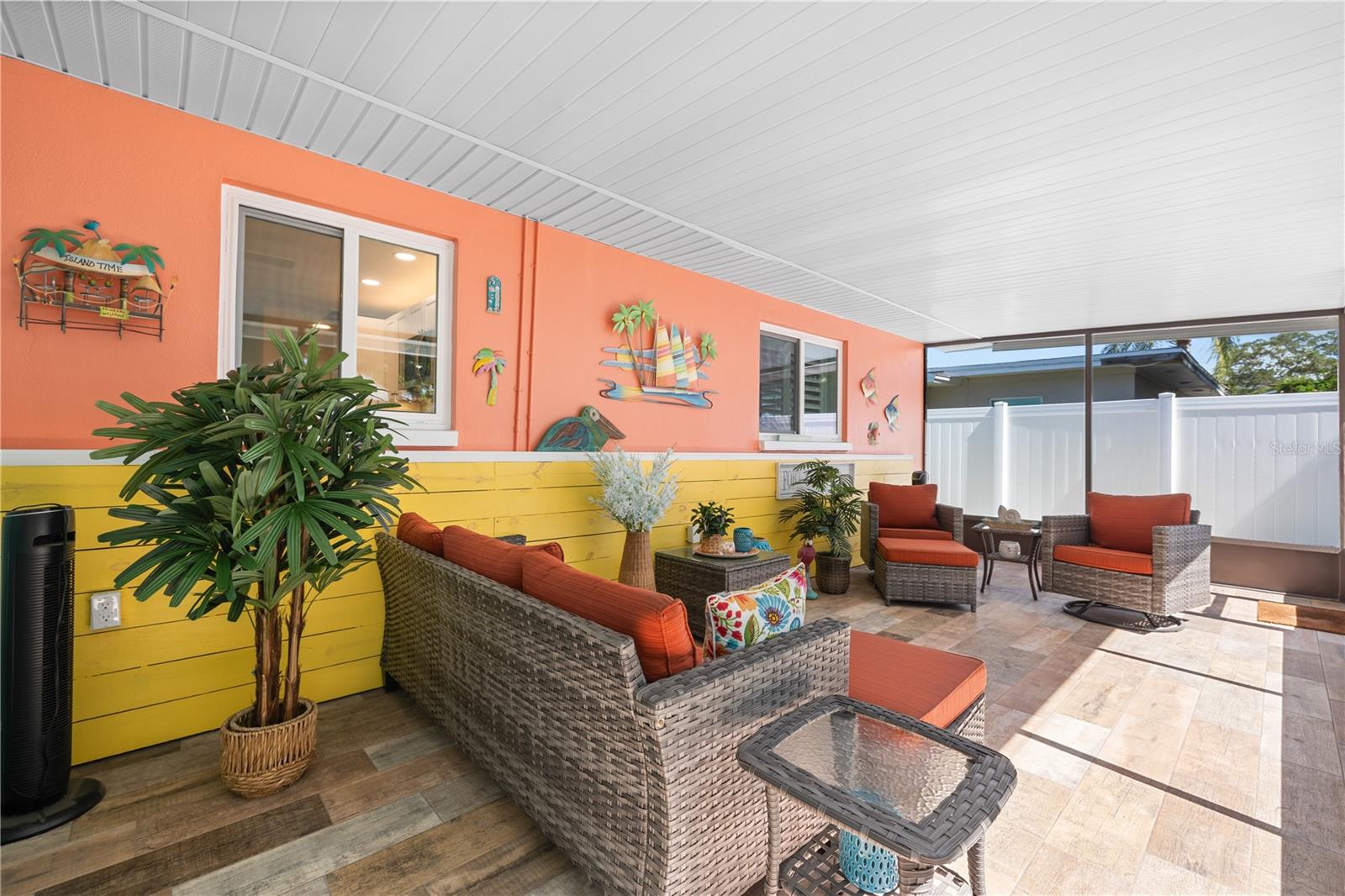 929 SANTA MONICA DR — photo 30