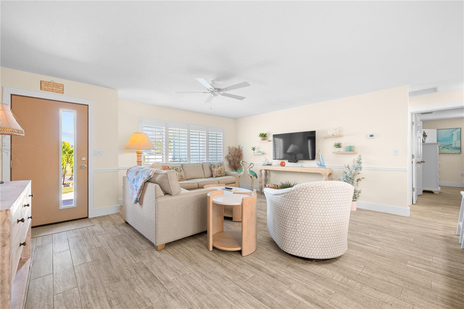 929 SANTA MONICA DR — photo 8