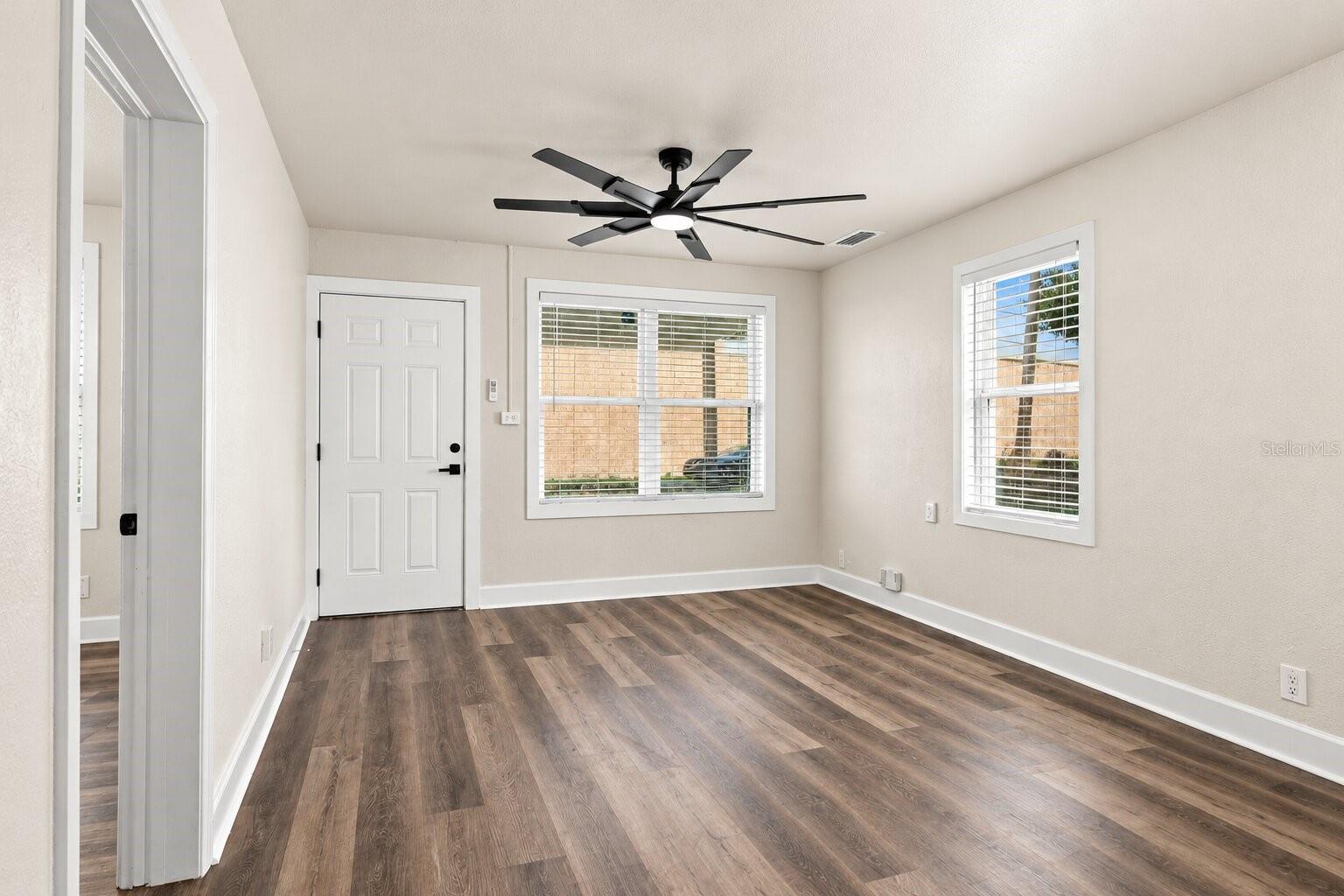 4501 E 14TH AVE — photo 3