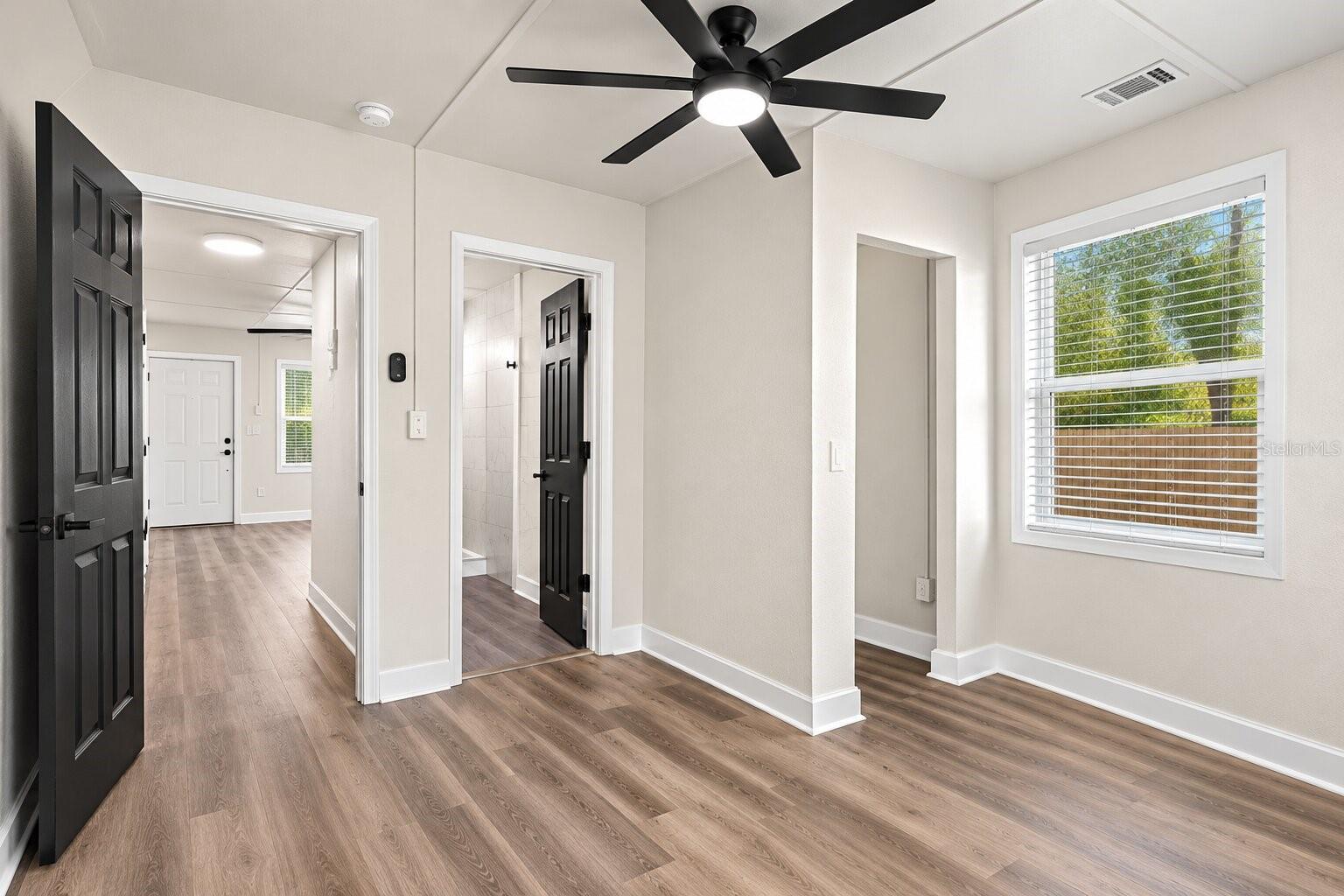 4501 E 14TH AVE — photo 10