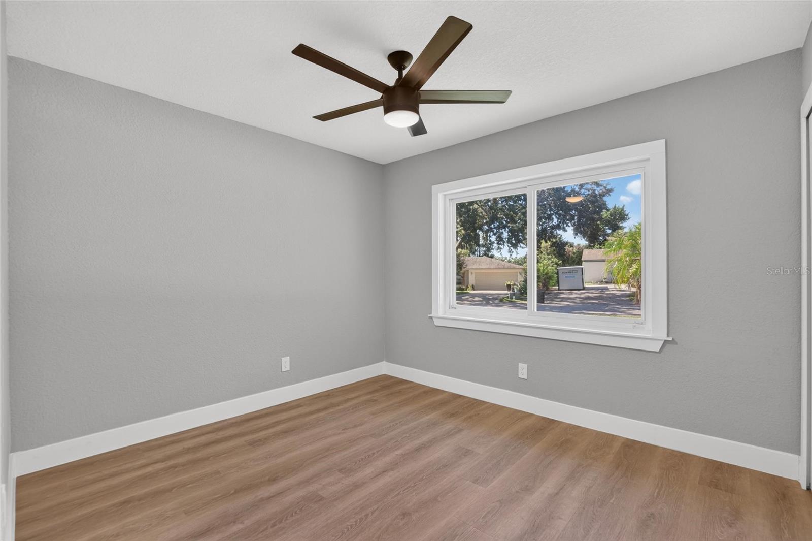 605 HILLPOINT WAY — photo 38