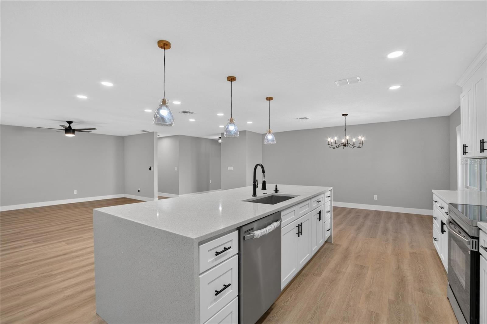 605 HILLPOINT WAY — photo 13