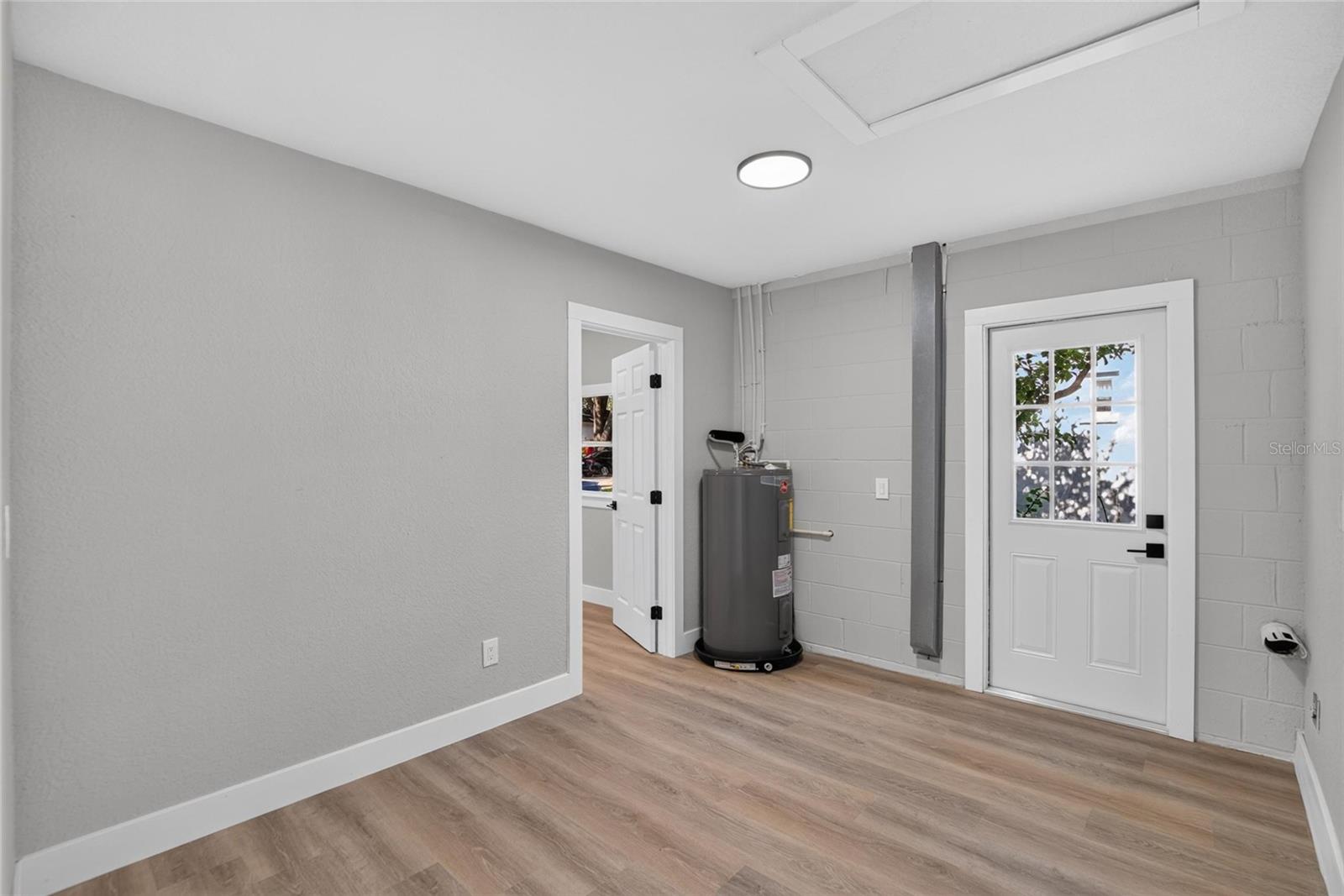 605 HILLPOINT WAY — photo 23