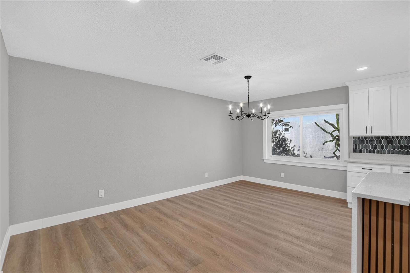 605 HILLPOINT WAY — photo 17