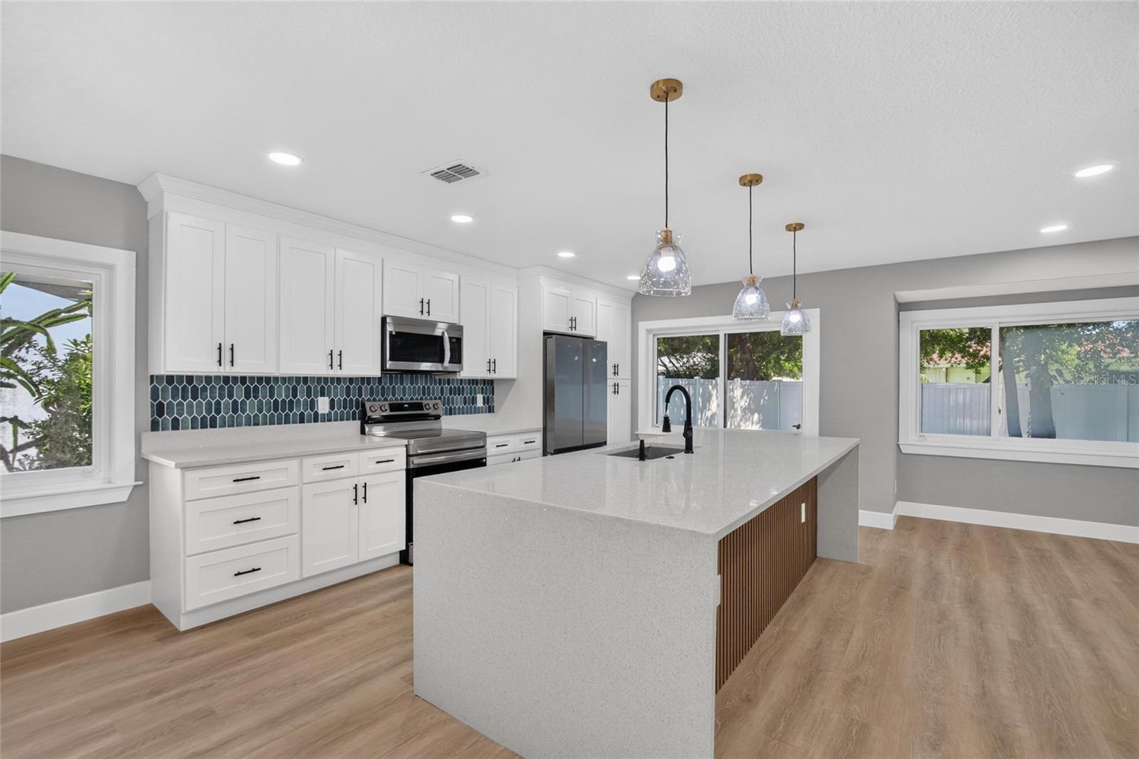 605 HILLPOINT WAY — photo 15