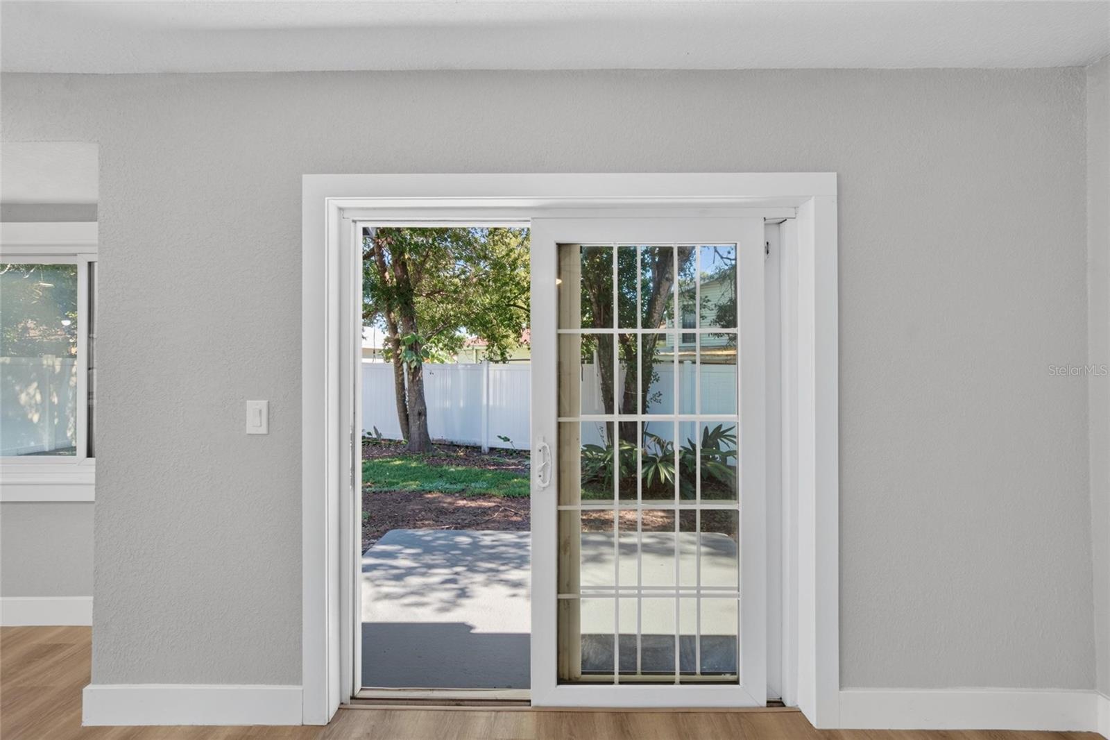 605 HILLPOINT WAY — photo 49