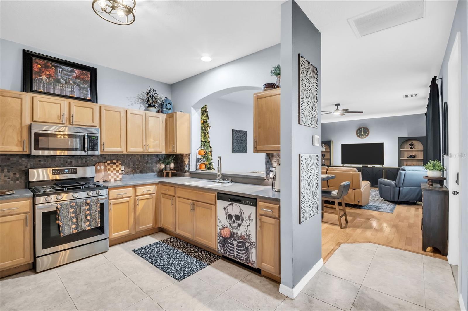 10125 PALLADIO DR — photo 12