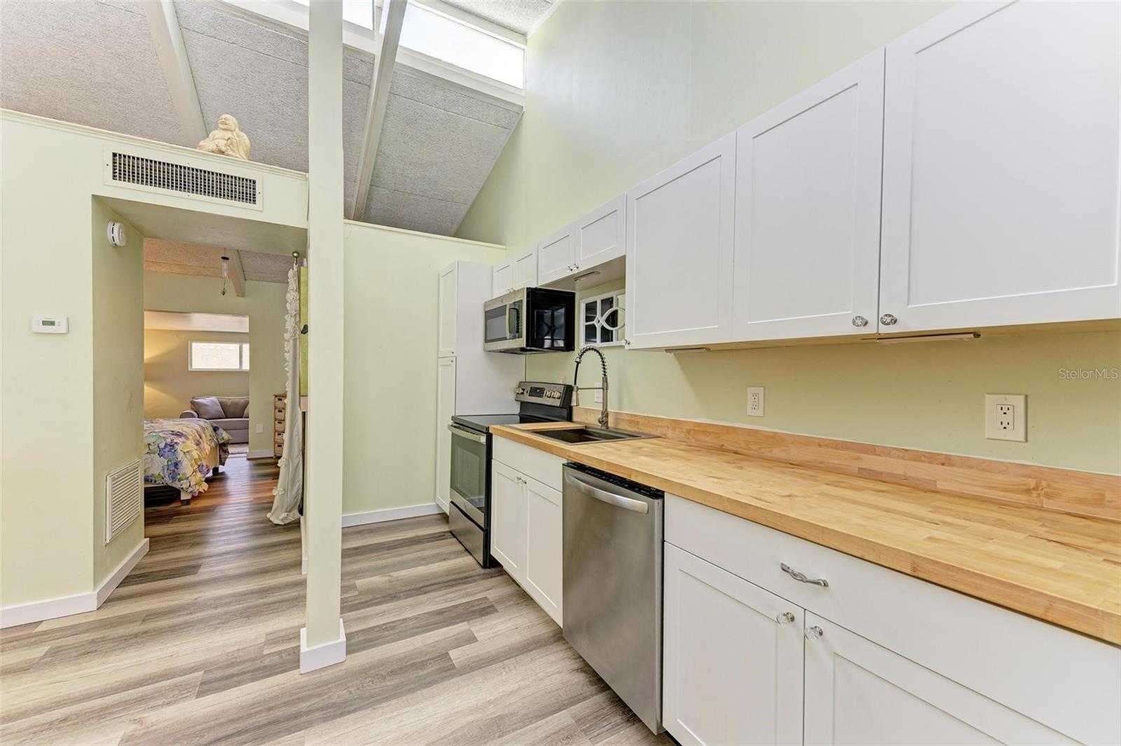 500 N JEFFERSON AVE #C3 — photo 8