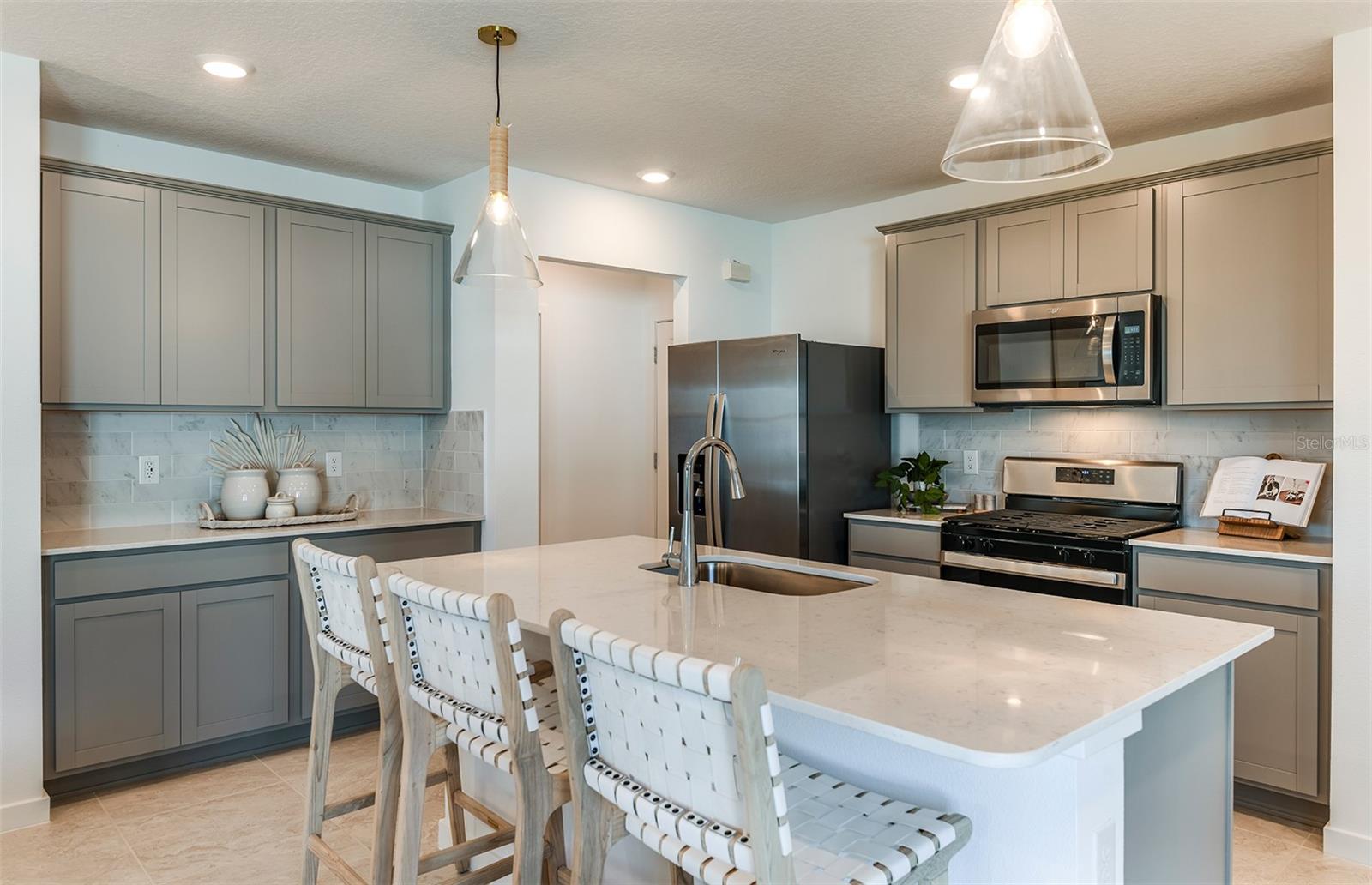 7918 PALM PARADISE PL — photo 3