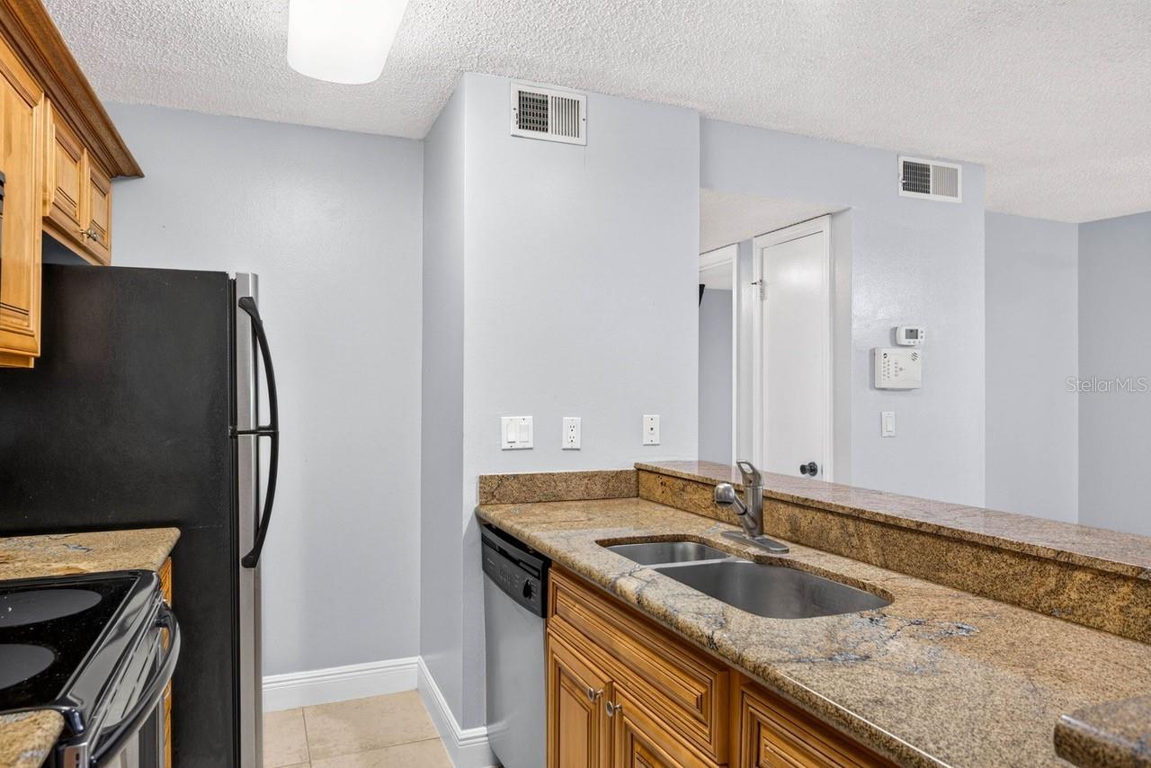 4211 CHATHAM OAK CT #111 — photo 12