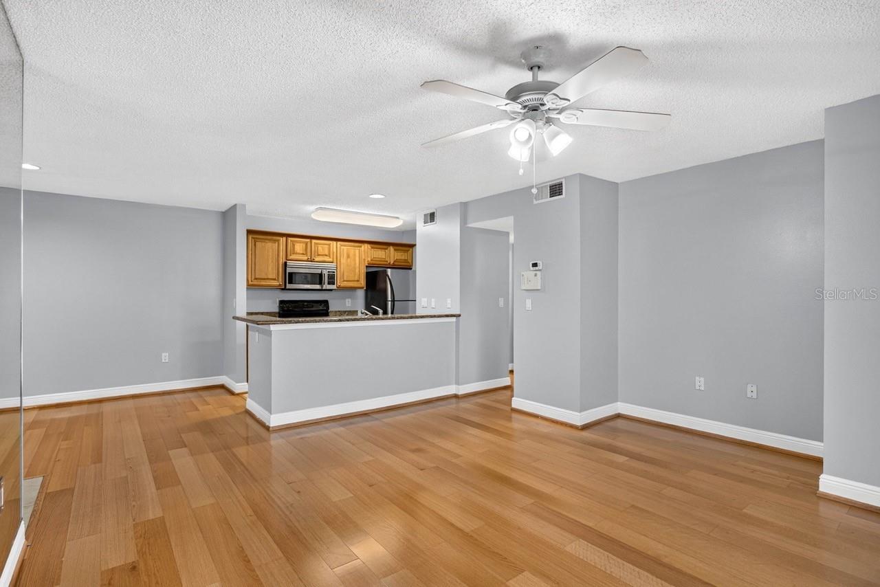 4211 CHATHAM OAK CT #111 — photo 8