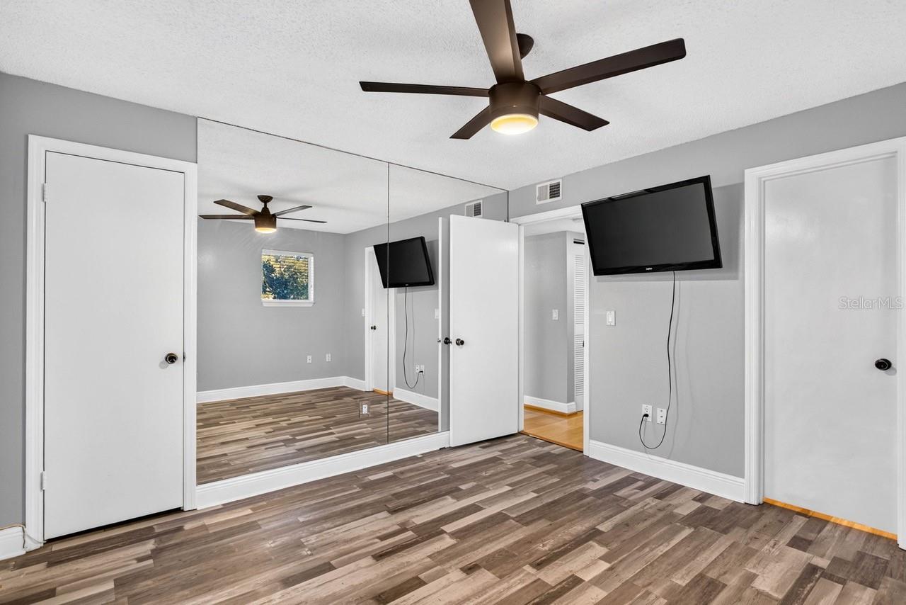 4211 CHATHAM OAK CT #111 — photo 17