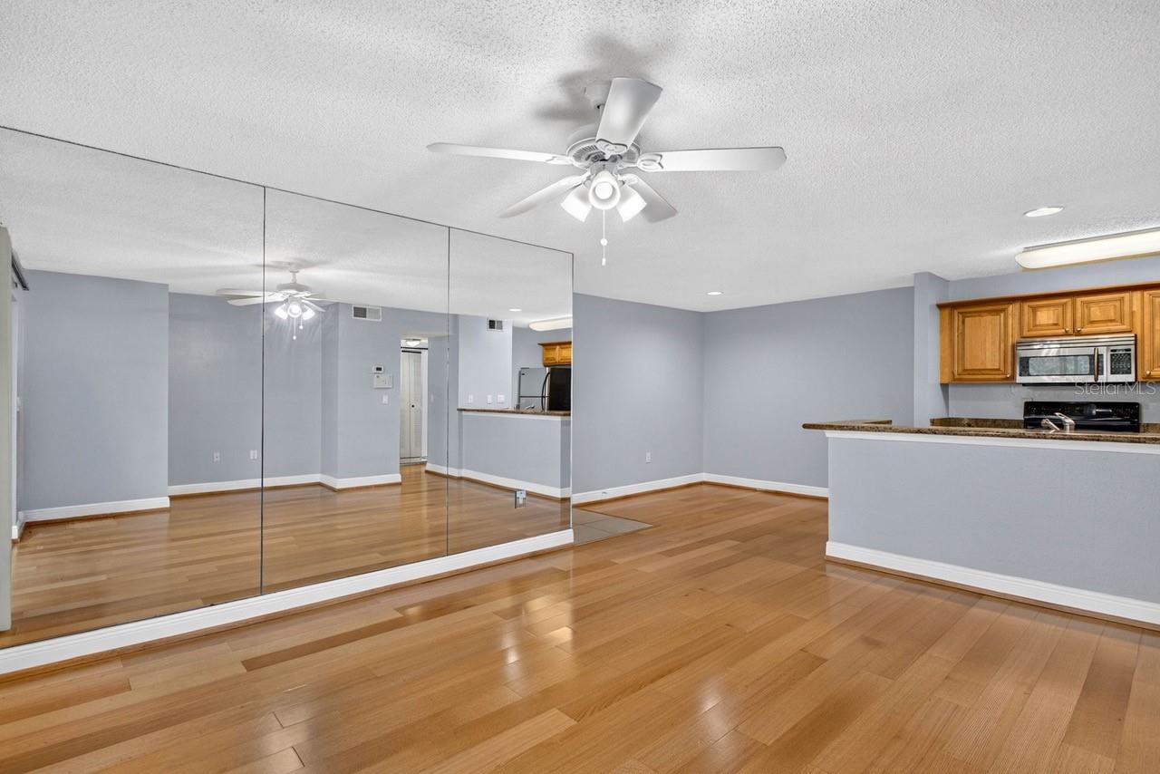 4211 CHATHAM OAK CT #111 — photo 15