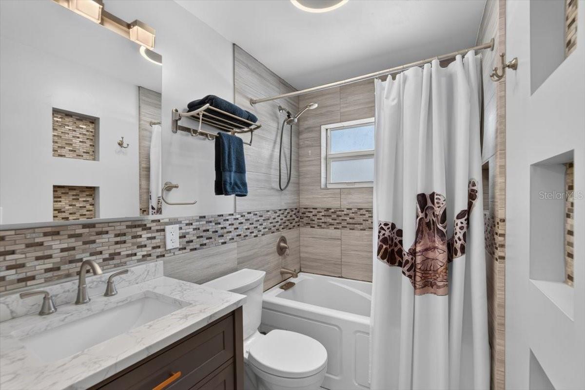 6205 FAIRWAY BLVD — photo 11