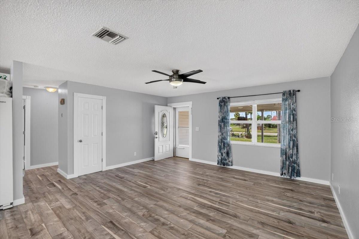 6205 FAIRWAY BLVD — photo 14