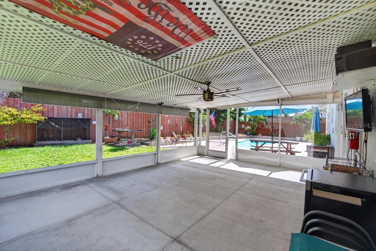 6205 FAIRWAY BLVD — photo 18