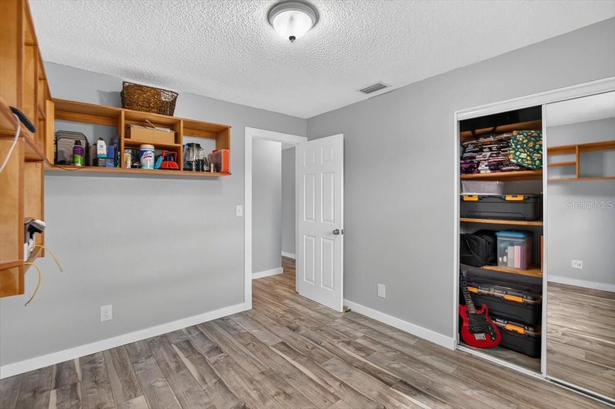 6205 FAIRWAY BLVD — photo 10