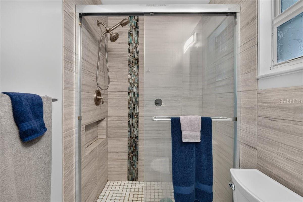 6205 FAIRWAY BLVD — photo 8