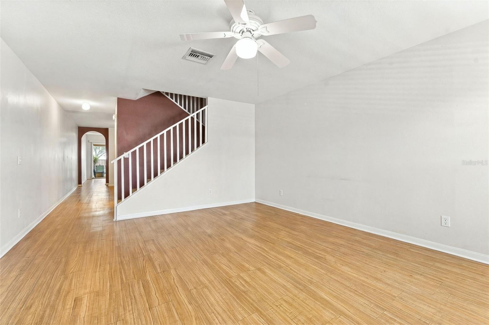 349 KENSINGTON LAKE CIR — photo 4