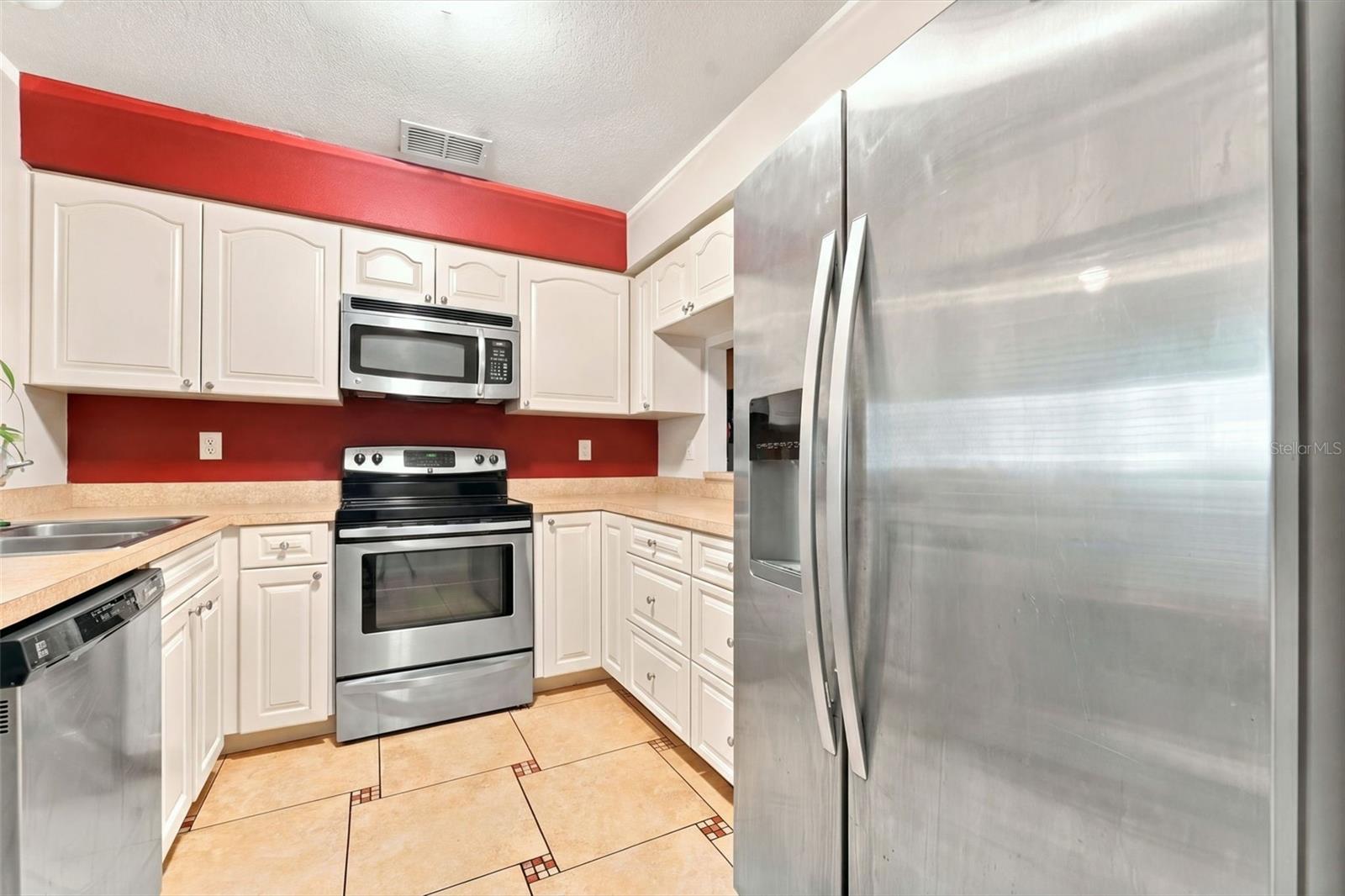 349 KENSINGTON LAKE CIR — photo 8